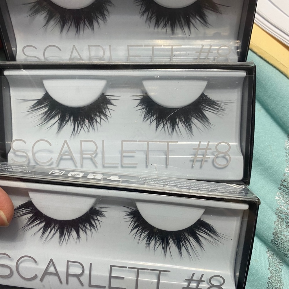 HUDA BEAUTY LASHES